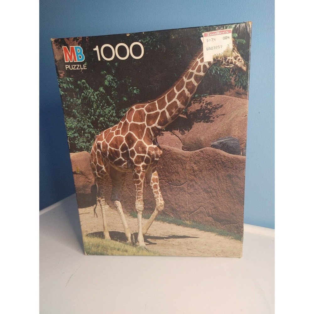 Giraffe 1000 piece MB Jigsaw Puzzle Complete